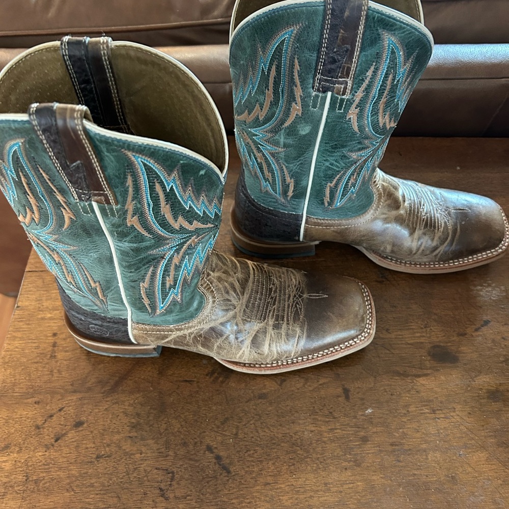 Ariat® Men's Arena Rebound Dusted Wheat & Heritage Blue Boots 10021679